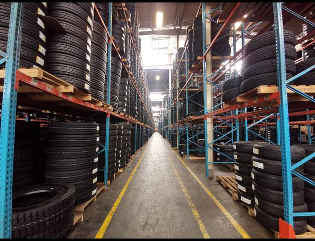 19,294M² FACTORY TO LET IN JET PARK